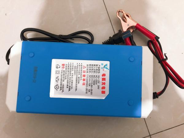 Motorcycle Truck 12V 10A Car Battery Charger  Heat Dissipation