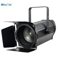 200W COB LED Fresnel Spotlight RGBALC Zoom automatique pour la station de télévision de théâtre de studio professionnelle