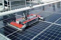 Robô de limpeza de painéis solares de telhado, motorizado por bateria, modo seco/água, robô de limpeza solar fotovoltaica