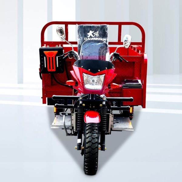 800KG Carregamento Tri Wheel Cargo Tricycle Motorcycle Para Cargo Tanque de combustível Capacidade 10-20L