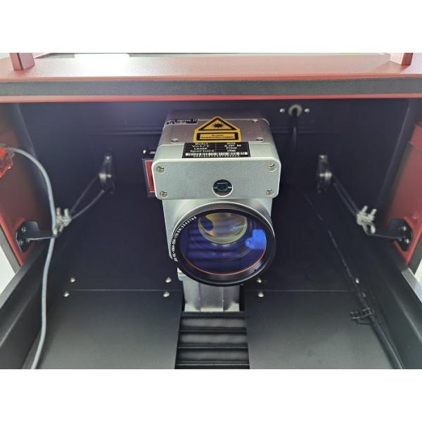 20w Enclosed Fiber Laser Marking Machine For Metal IC Card Industry