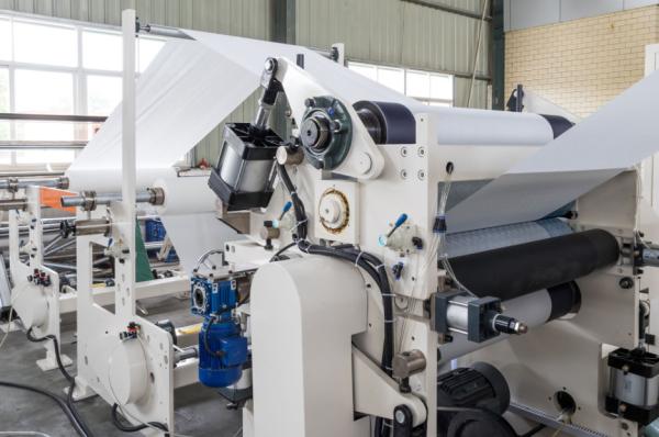 Xinyun Vacuum Adsorption Facial Tissue Paper Making Machine Helical Blade Shear