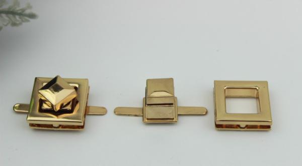 Most popular fashion square shape zinc alloy light gold twist lock hardware