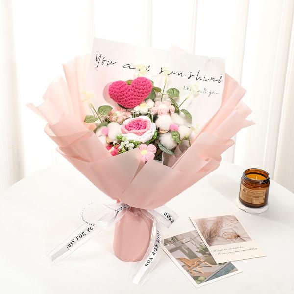Transfrontalier en laine artisanale tricotée tissée rose fleur immortelle bouquet de simulation produit fini 38 déesse Journée de la femme Journée de la mère