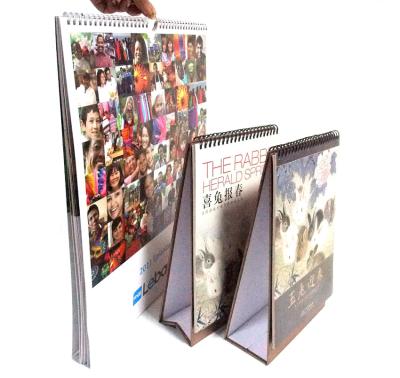 le papr brillant de l'art 200gsm avec la stratification brillante a adapté l'impression aux besoins du client de calendrier