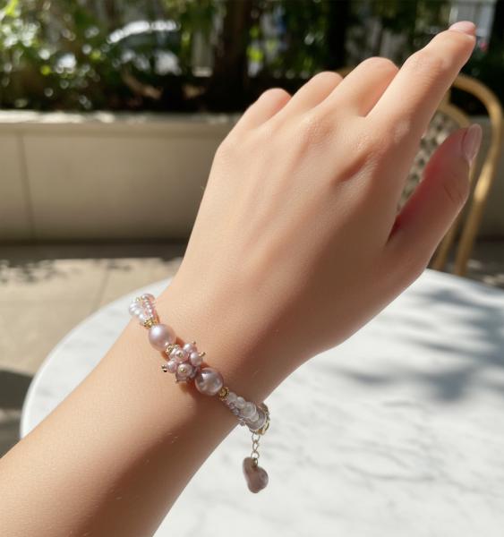 Versatile Pearl bracelet crafted to meet diverse fashion needs ideal for shops specializing in unique accessory pieces