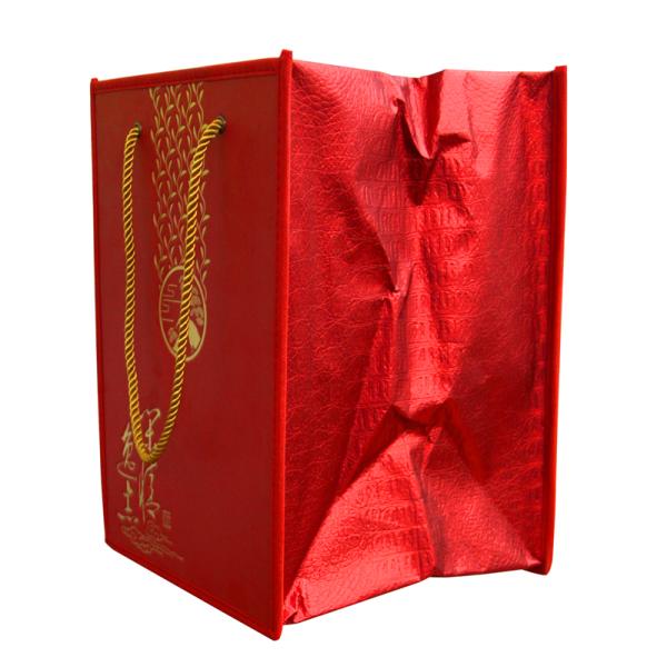 PU Board Logo Gold Foil Stamped Reusable Carrier Bags Non Woven Fabric With  Twist Rope Handle