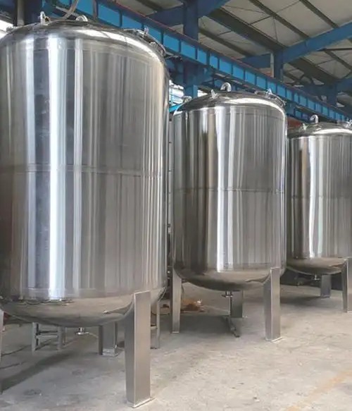 Stainless steel sanitary water tank