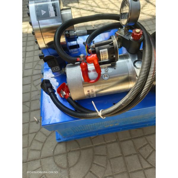 1 Inch 7 Dies 1-4 Layer Hose Hydraulic Crimping Machine / Hose Crimping Machine High Pressure 6-25mm Blue Color 12v/24V