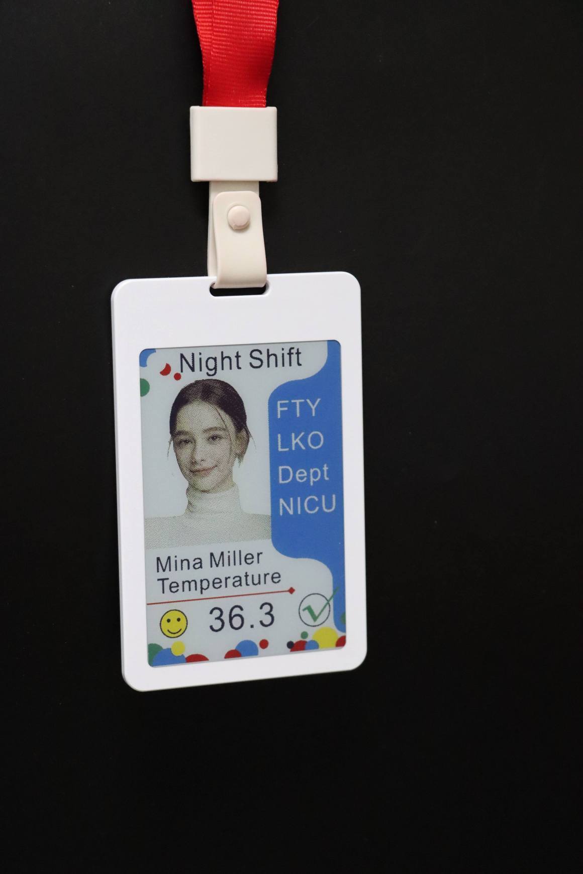 3.6 Inch 400×600 Dot Matrix E-Ink Badge BLE NFC Wireless Charge