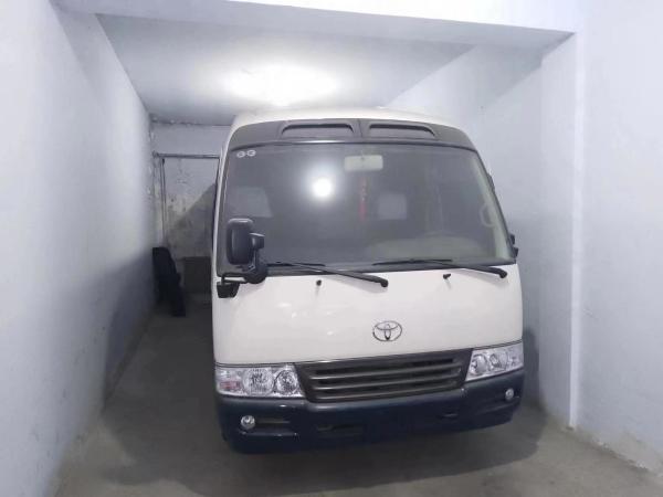 Direção usada da esquerda do motor de gasolina 30seater de Mini Bus Toyota Coaster 2TR