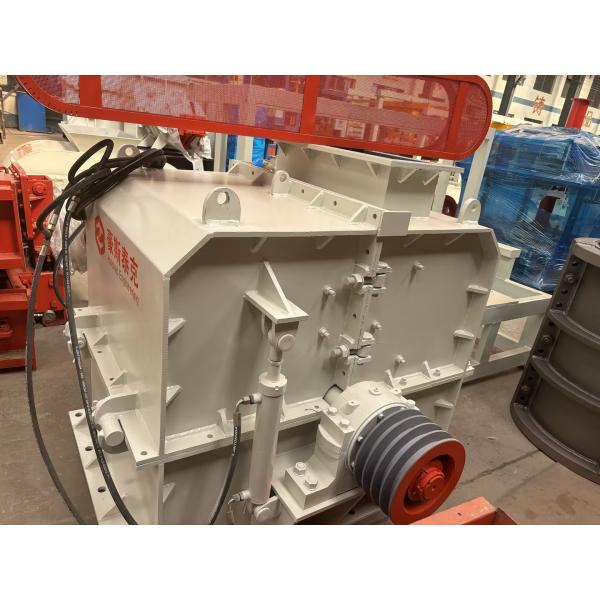 132kw Coarse Hammer Crusher With Low Moisture Content Clay Brick Maker Machine
