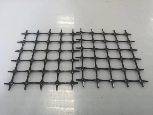 Soft Soil Reinforcement Biaxial Plastic Geogrid 30kN/m For Road Construction