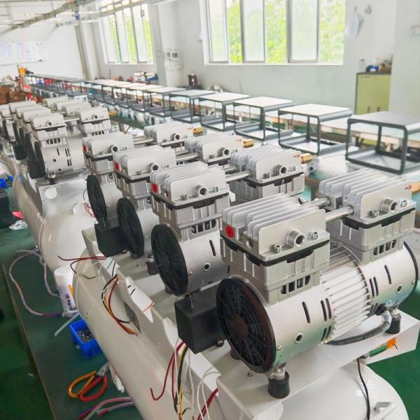 3.5HP Oil Free Dental Air Compressor With Air Dryer 3 Motor Low Noise 65dB Air Compressor For Medical Use