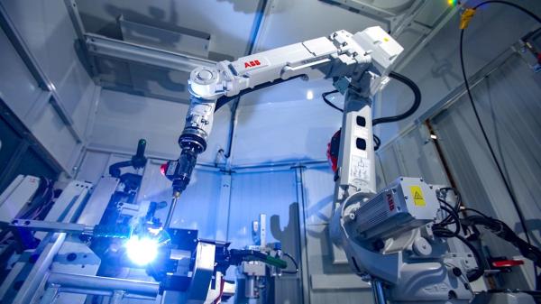 ABB IRB 2600 Industrial Robot Arm With Megmeet Welder And CNGBS Welding Positioner For Robot Welding