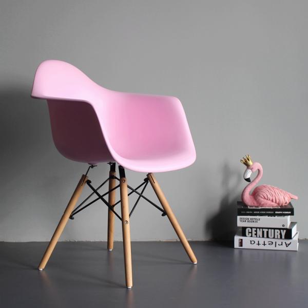 Wipes Clean Easily 0.224CBM 63cm Lightweight Plastic Chair