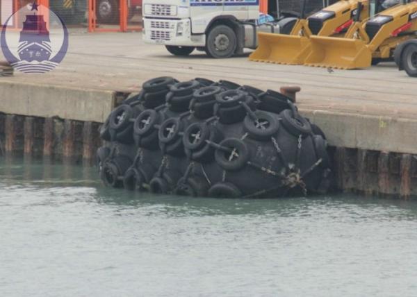 Alta pressão que flutua o para-choque de borracha pneumático anticolisão para ancorar do navio