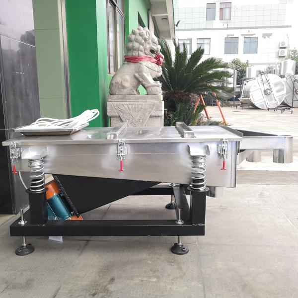 Le tamis vibrant maximum de la sortie 450kg/H usinent le séparateur de dispositif trembleur pour le poids en plastique 220kg