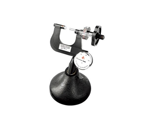 A máquina portátil do verificador da dureza de Rockwell com espaço 50 x 50mm conforma-se ASTM E18