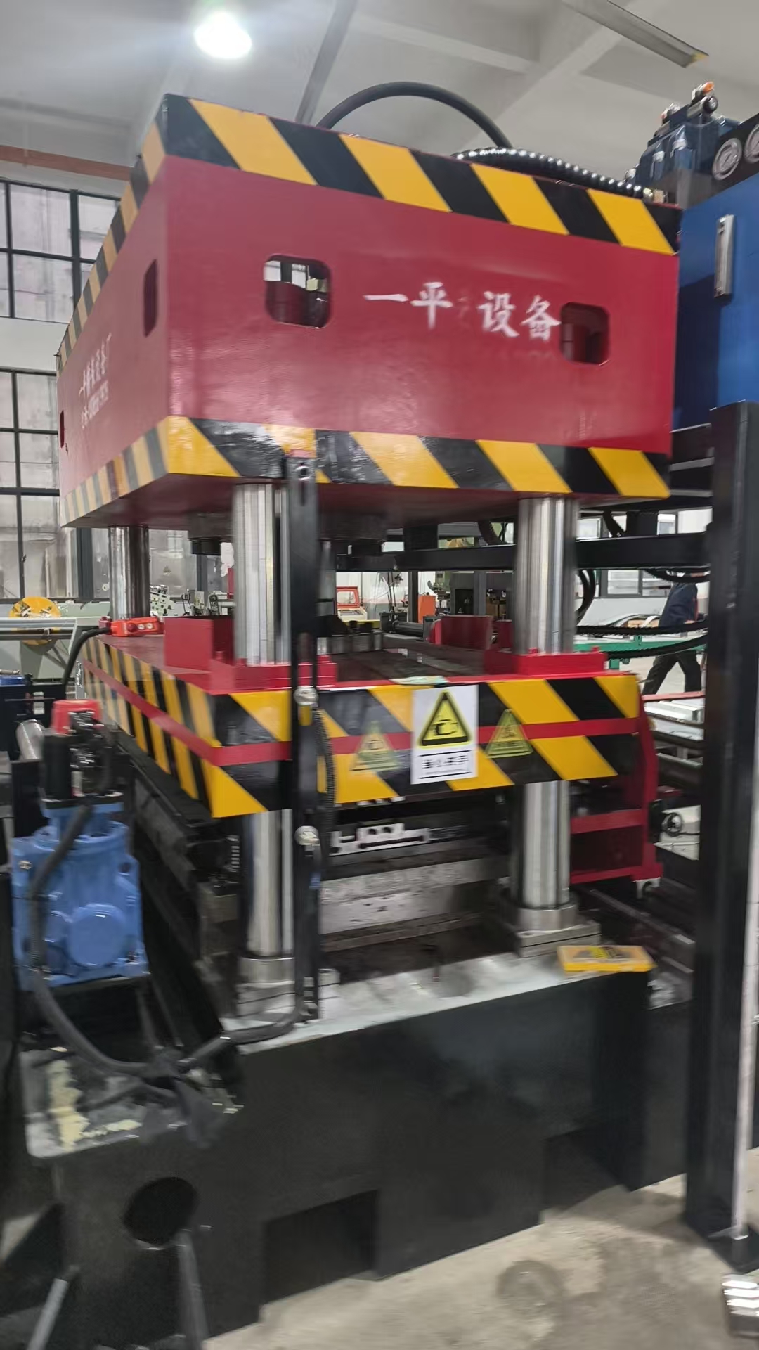 Stable Running Automatic Cable Tray Roll Forming Line with Adjustable Inlet Sheet Width 200mm-600mm and Hydraulic Fixed-length Shearing System