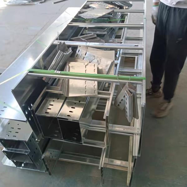 Durable Galvanized Steel Cable Tray Wall Ceiling Mounted 100mm 3m Electrical