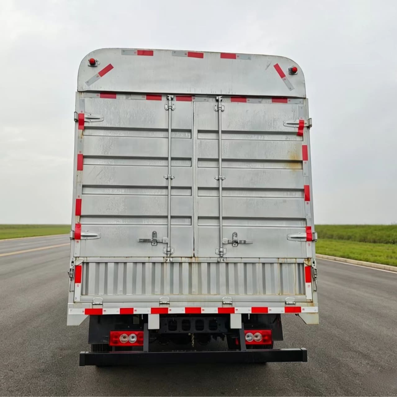 4x2 143HP Foton Aumark S1 Stake Truck - Heavy Load Cargo Truck For Fruit Vegetable And Urban Delivery