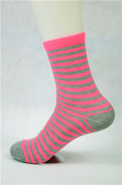 Odor Resistant Quick Dry Anti Slip Socks With Antibacterial Fabrics OEM Service