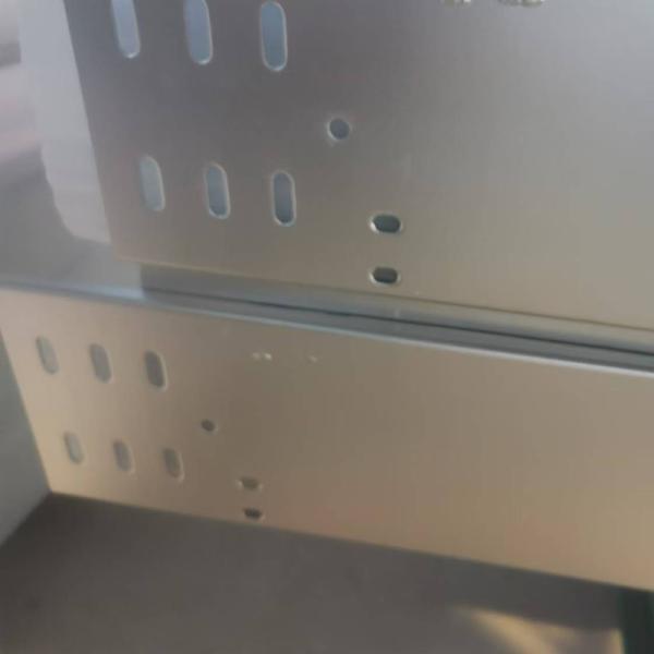 Plateau de support de câble en argent pour la gestion rationalisée du câble Plateau de câble industriel