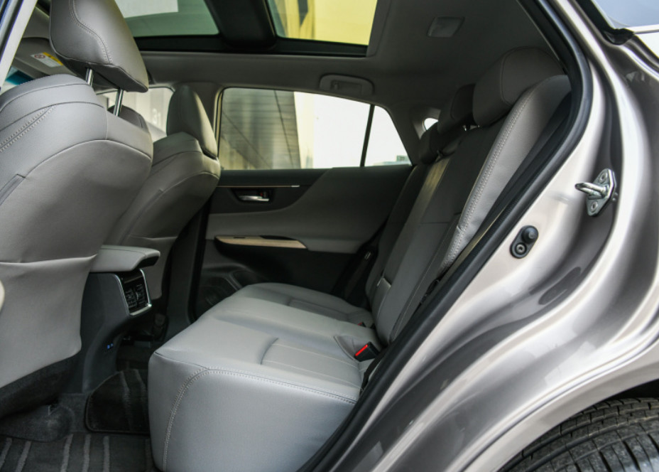 Toyota Harrier 2022 Dual Engine 2.5L CVT 4WD Флагманская версия Средний внедорожник Гибрид