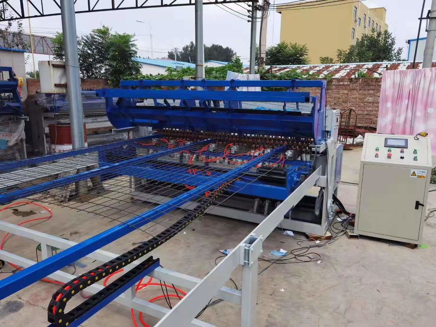 Сварочный аппарат сетки PLC 5.5KW автоматический усиливая