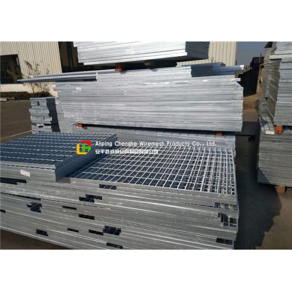 30 X 4 Serrated Bar Grating Stair Treads Skid Proof Beautiful Surface