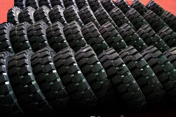 Cheap Forklift Truck Tyres 600-9 650-10 700-12 28*9-15 825-15 700-15 tires suppliers