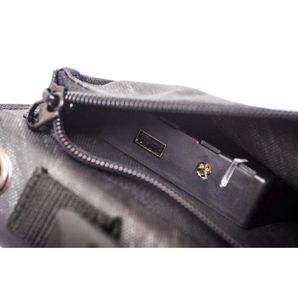 60W Portable Solar Power Pack , Outdoor Foldable Solar Charger Bag RoHS Approved