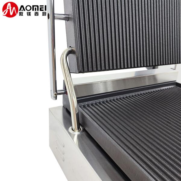 215*215mm Grelha Superior Tamanho Grelha Elétrica Panini Press Contact Grill para empresas de restauração