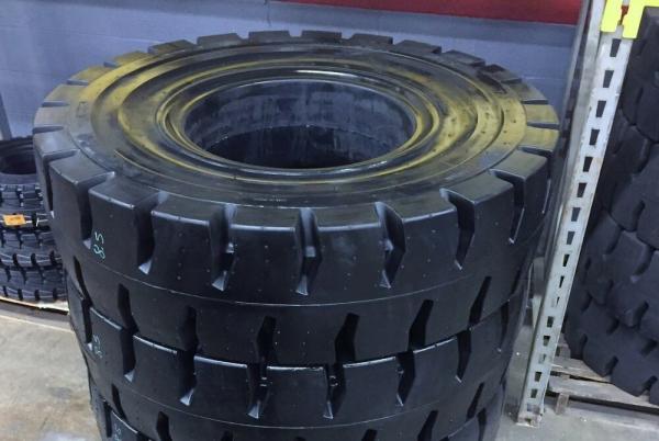 28x12.5-15 Solid Truck Tires 301 Deep Groove Block Pattern Black Color