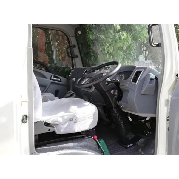 HOWO Light Tipper Truck 6 Wheel Dump Truck , Mini Dump Truck 4X2