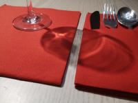 Guardanapo de papel luxuoso vermelho de Airlaid para conceder guardanapo delicados e macios 40cm×40cm