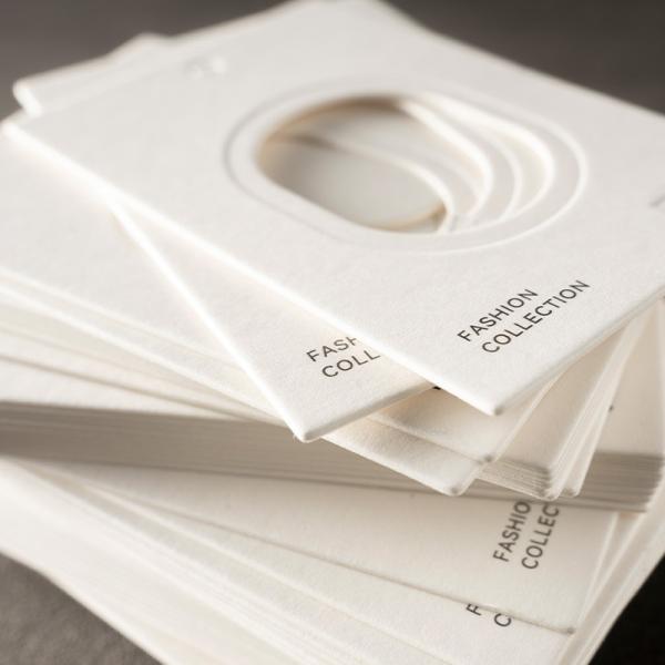 Luxury Garment Swing Tags Custom Plastic Hang Tags For Clothing