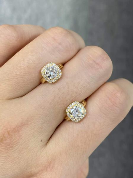 1ct Round-Shaped Diamond Earrings DEF VVS Round Shape Lab Grown Diamonds 18K White Gold