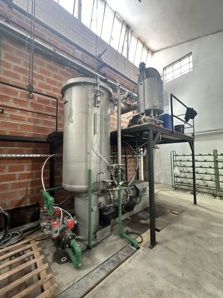 Low Consumption Textile Dyeing Machine Low Liquor Ration With Vertical Type Shape