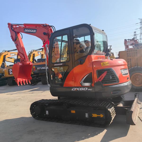 Original Brand Doosan Used DX60 Mini Excavator 6Ton Crawler Digger For Construction