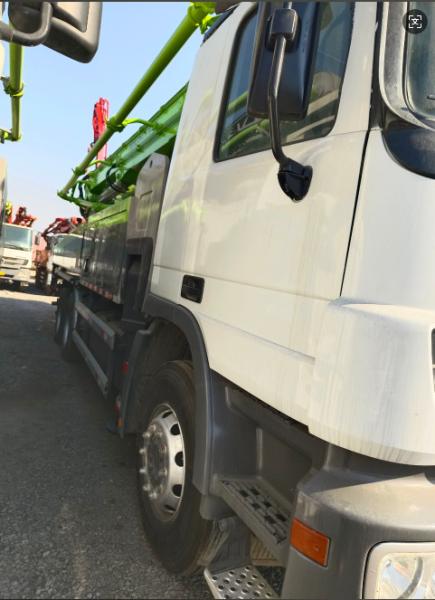 USED ZOOMLION 47M pump truck in Mercedes Benz chassis Concrete Pump construction machine