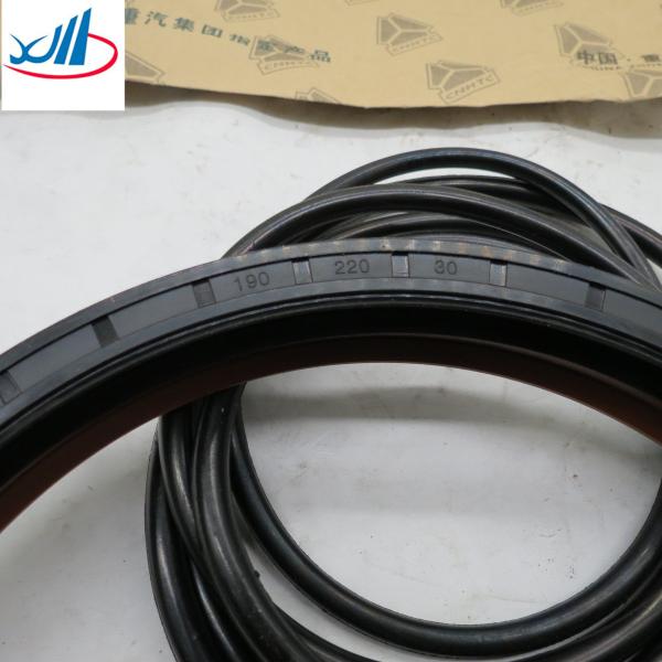 Sinotruk Howo Truck Parts Rear Wheel Oil Seal WG9112340113 190x220x15