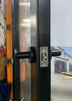 Australian Standard 100 Series Aluminum Swing Door with Double-layer Tempered Glass and Minimalist Slim-Frame