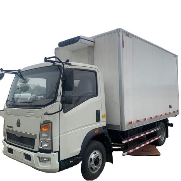 light duty reliable cheap HOWO 4x2 116 hp 6 ton refrigerator van truck