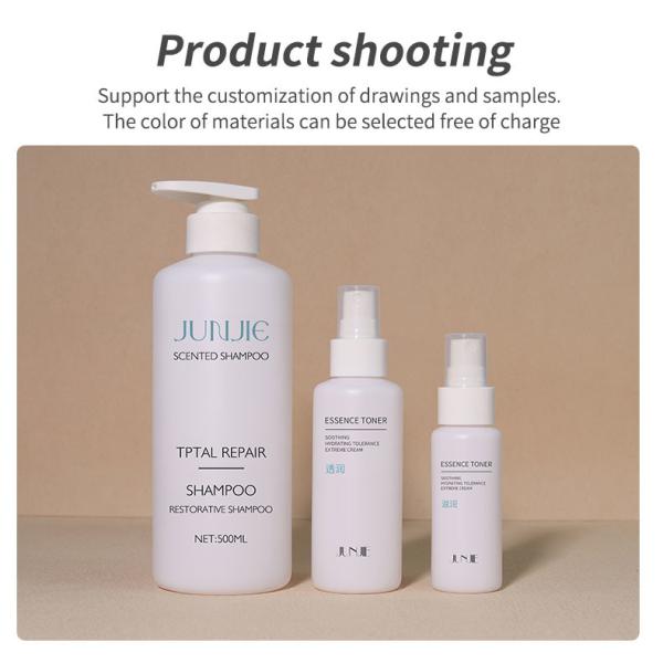 Embalaje en recipiente de plástico 500 ml de champú blanco con bomba