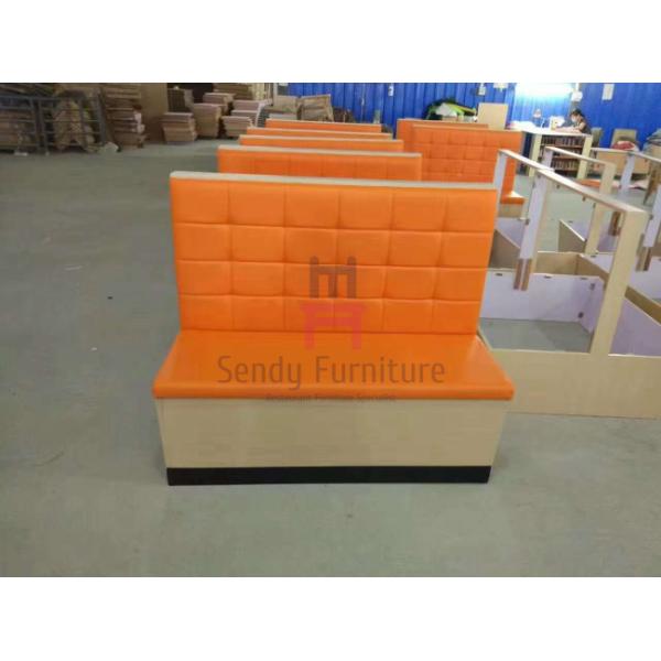 Acanalado pared de madera tapizada alto cuero 38