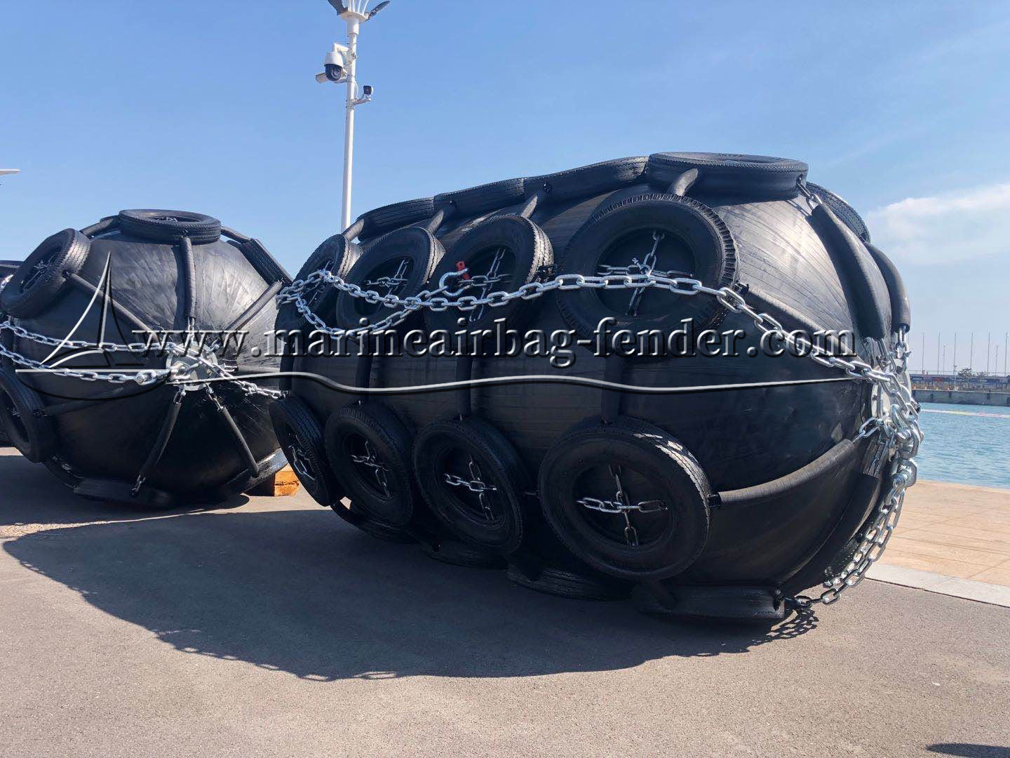 80kpa устойчивый к старению плавучий пневматический фендер натуральная резиновая сетка Йокогама тип фендера