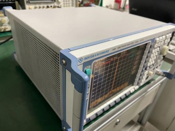 Analizador de espectro de alto rendimiento de 40 GHz Rohde & Schwarz R&S FSP40