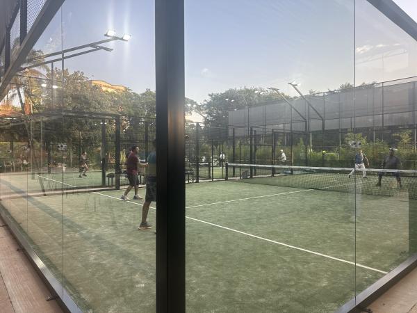 International Standard Padel Court Portable Frame Aluminum Alloy DIY-friendly High-performance Commercial Acrylic Surface Padel Court For Schools Shock-absorbing Top-grade Panoramic